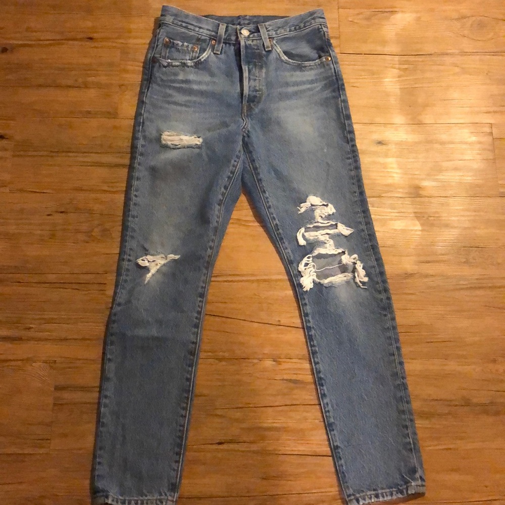 Levi’s 501 skinny distressed size 24